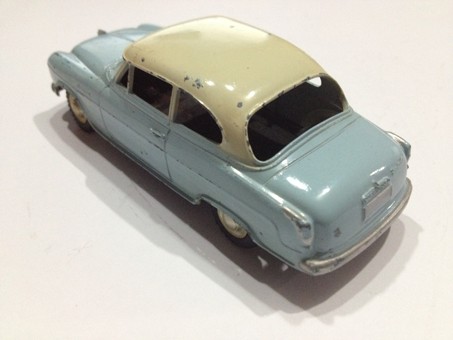 Miniature MARKLIN 8015 - Borgward Isabella Bleu Pale, En Boîte (occasion)